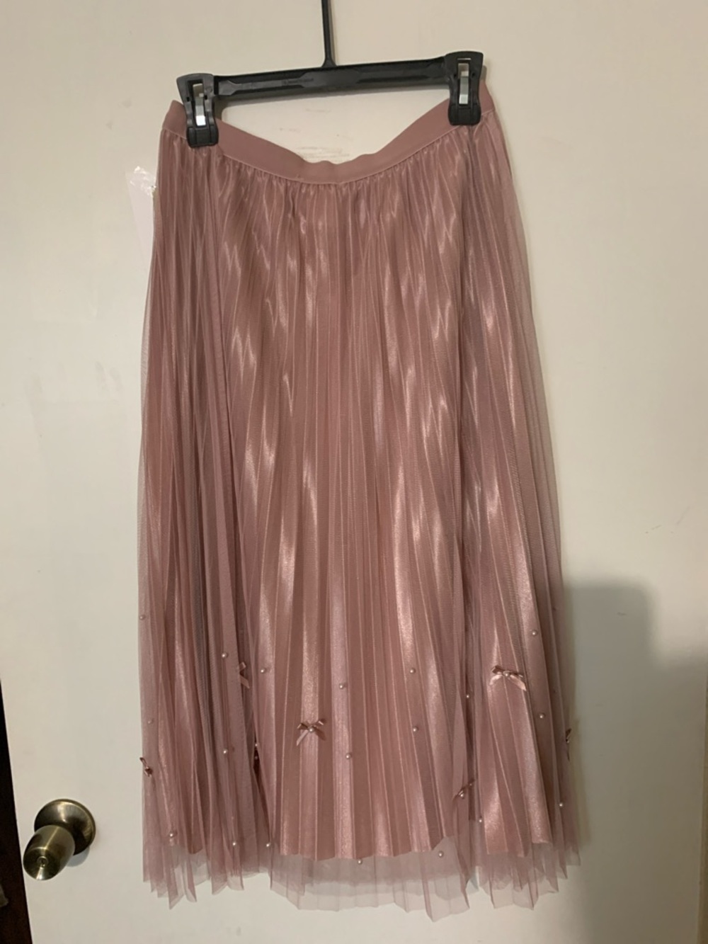 Pleated Midi Skirt in Dusty Rose - Picture 4 of 9